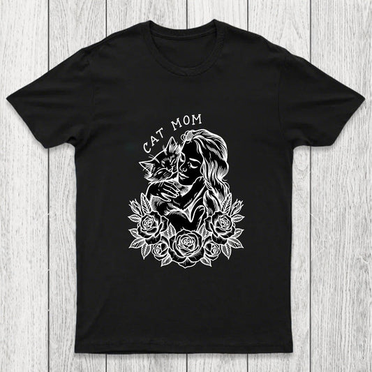 Cat Mom Cuddling Her Kitten Chicluma T-Shirt