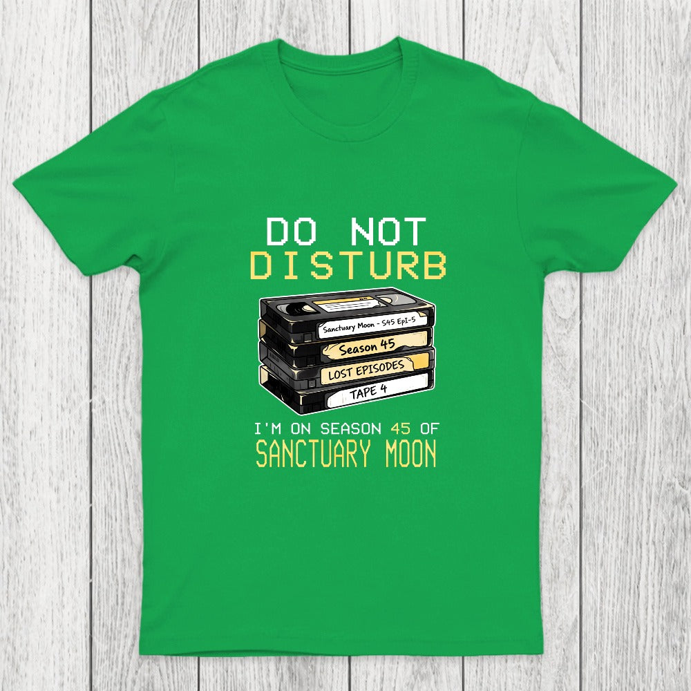 DO NOT DISTURB Chicluma T-Shirt