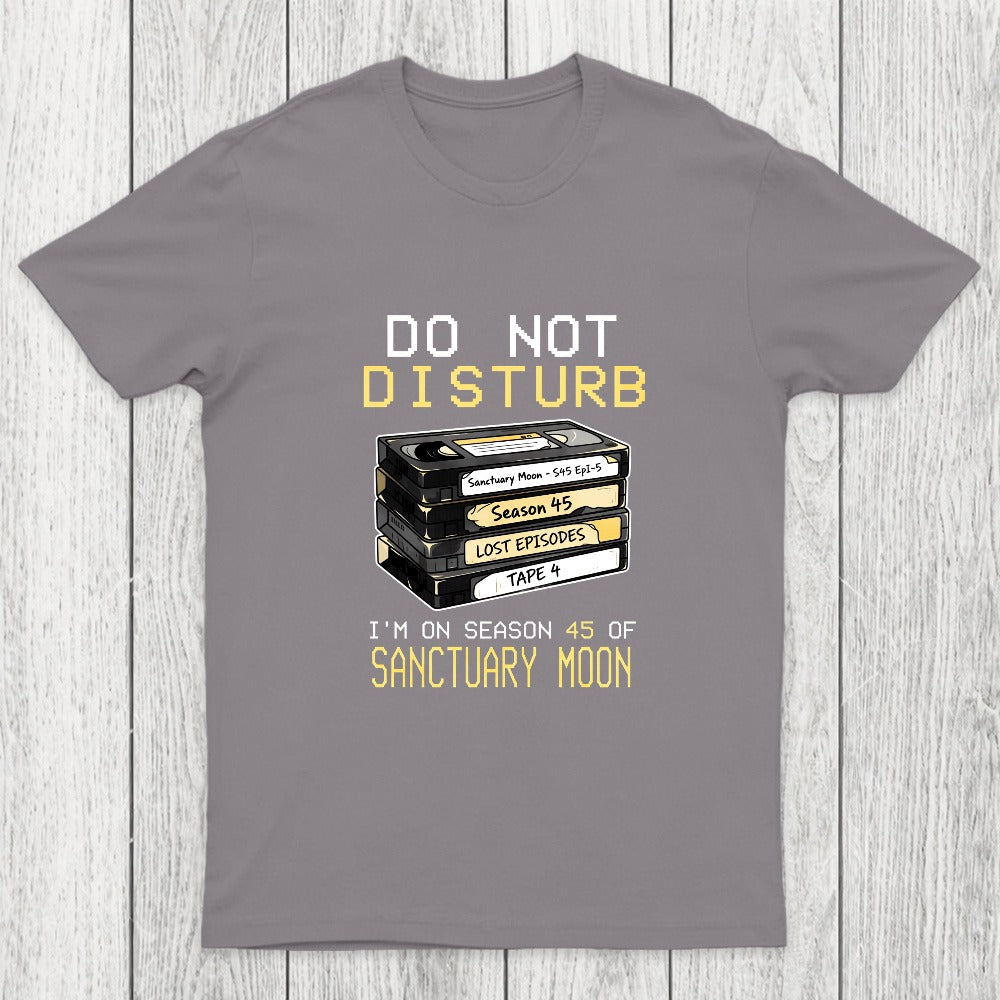 DO NOT DISTURB Chicluma T-Shirt